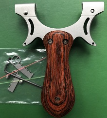 Agile rosewood toucan